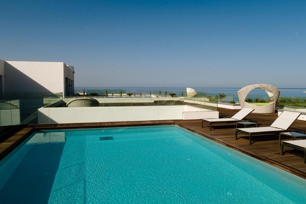 Royal Thalassa Monastir Zimmer foto Rooftop pool at the hotel